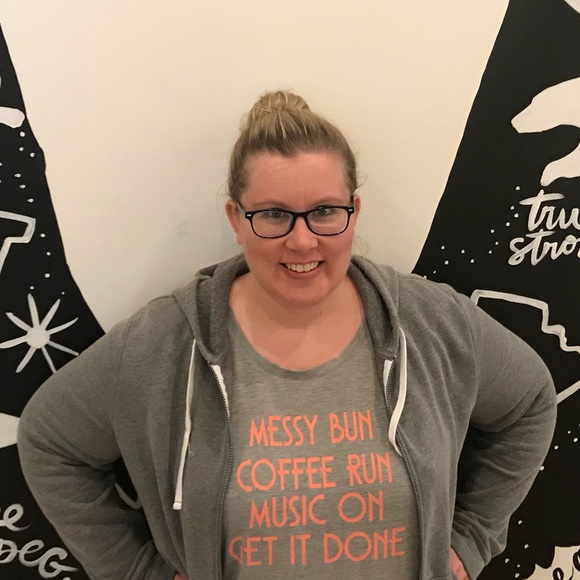 Meet your Posher, Beth - Picture 1 of 1